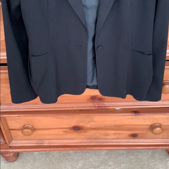Blazer - Picture 3 of 4